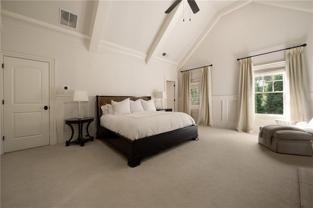 4136 N Stratford Road NE