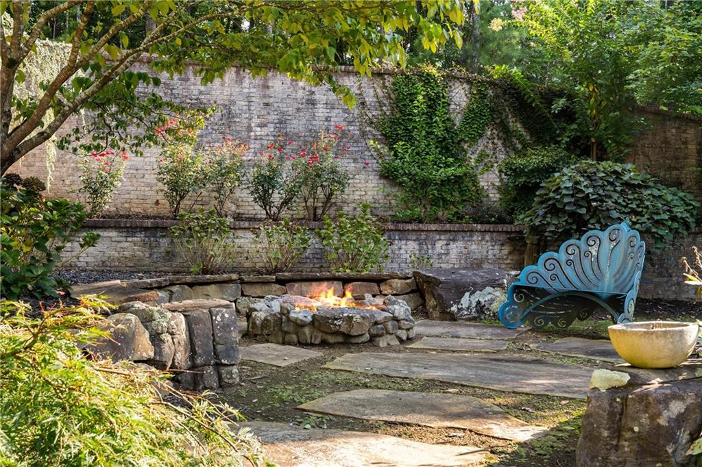 5021 Heatherwood Court