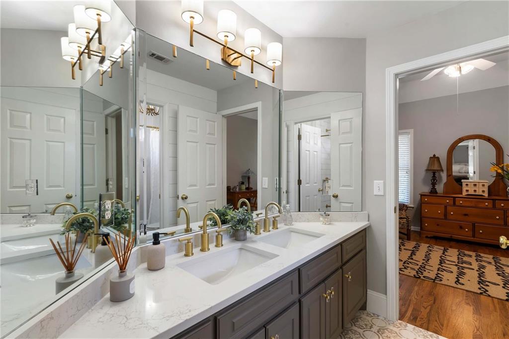 5365 Golden Leaf Trail