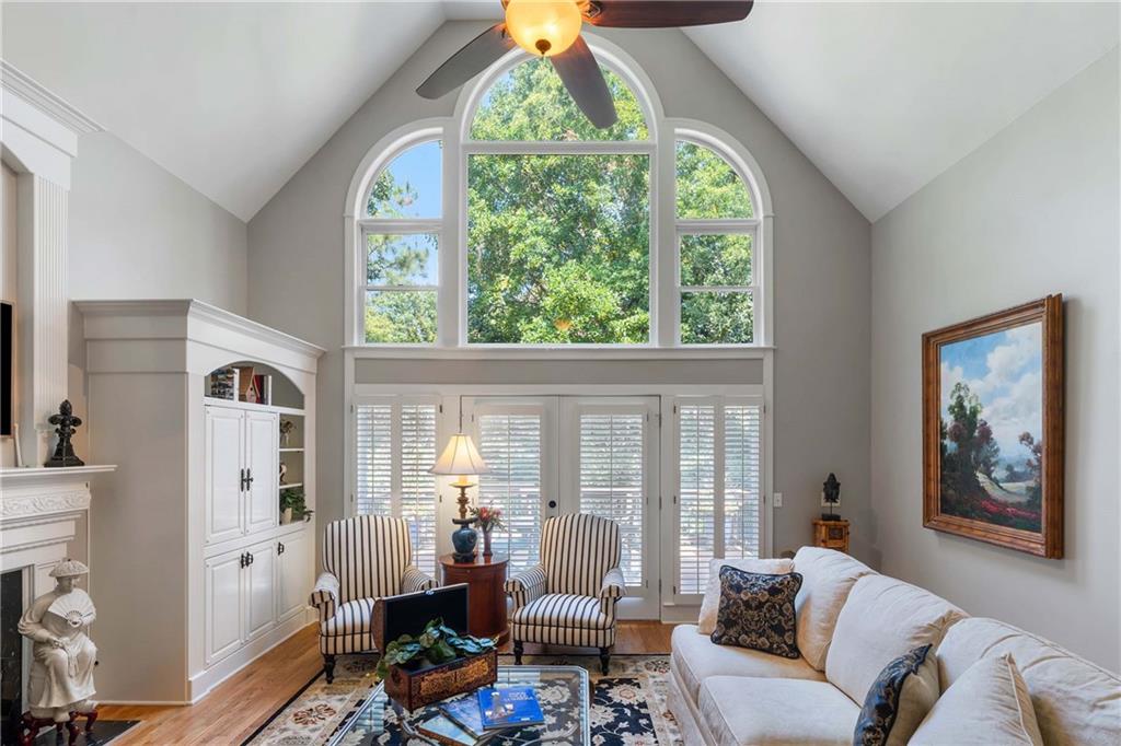 5365 Golden Leaf Trail