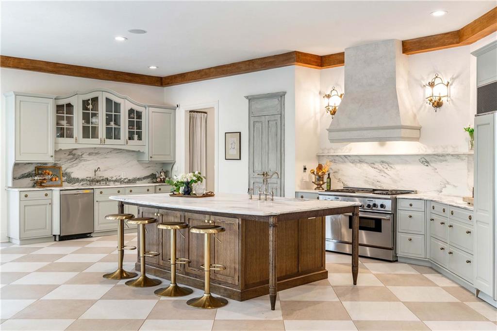 1065 Stonegate Court