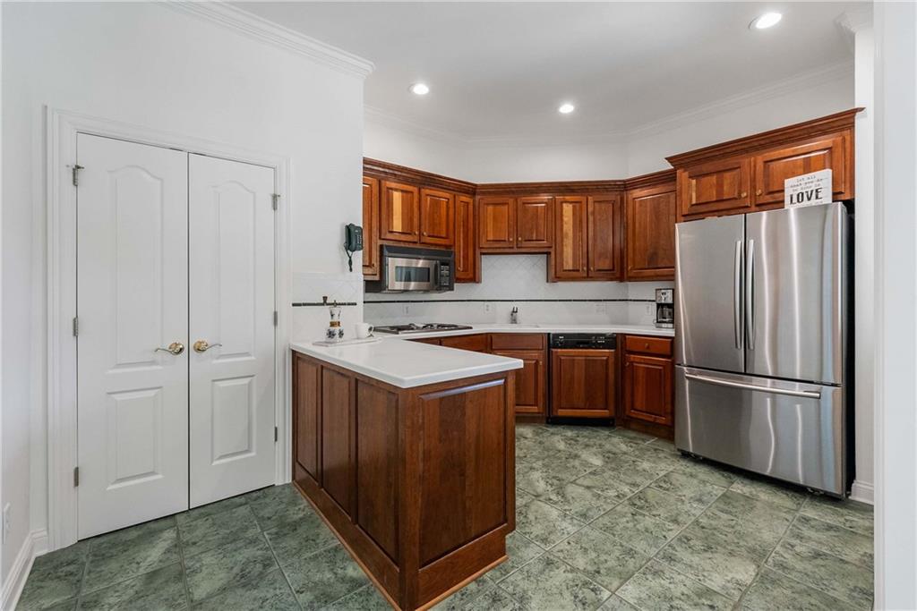 1065 Stonegate Court