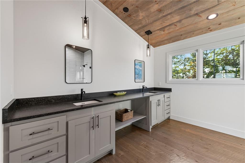 60 Jackies Bluff Road