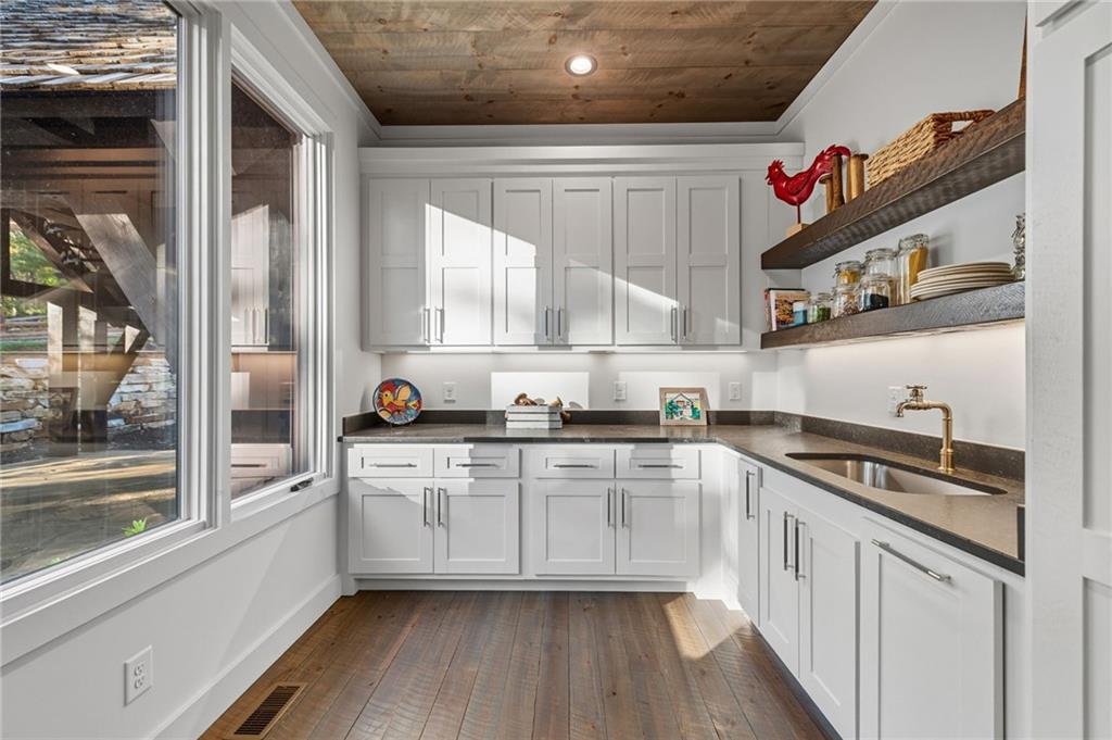 60 Jackies Bluff Road