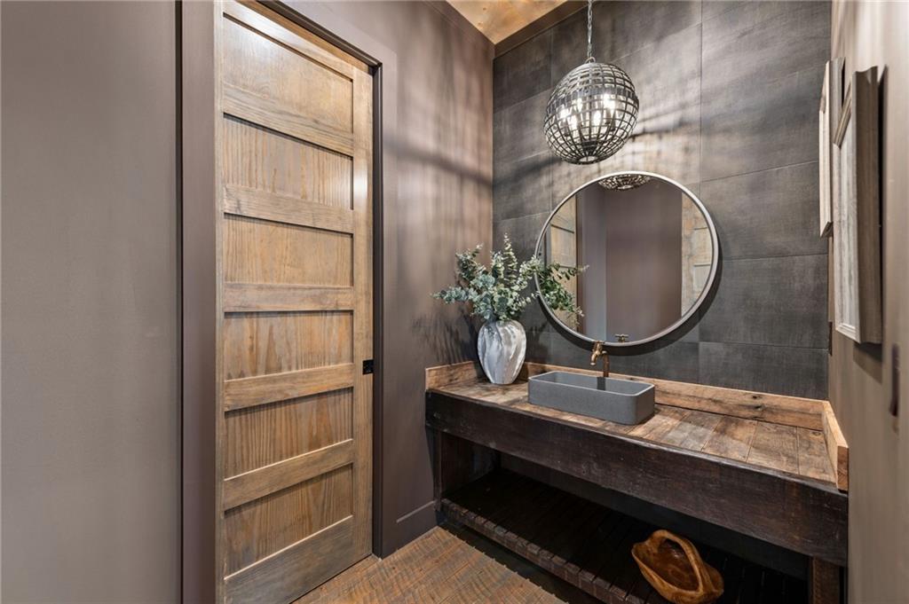 60 Jackies Bluff Road