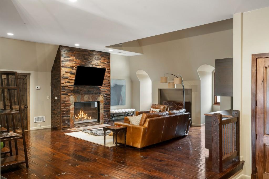 550 Blue Heron Way
