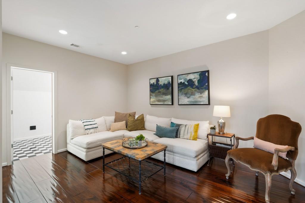 550 Blue Heron Way