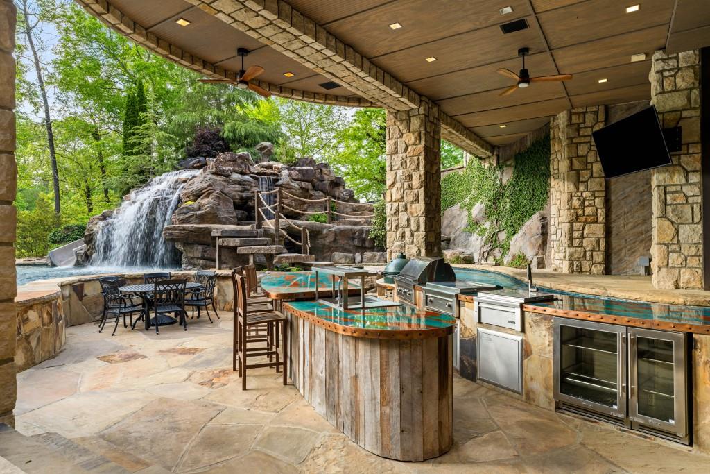 550 Blue Heron Way