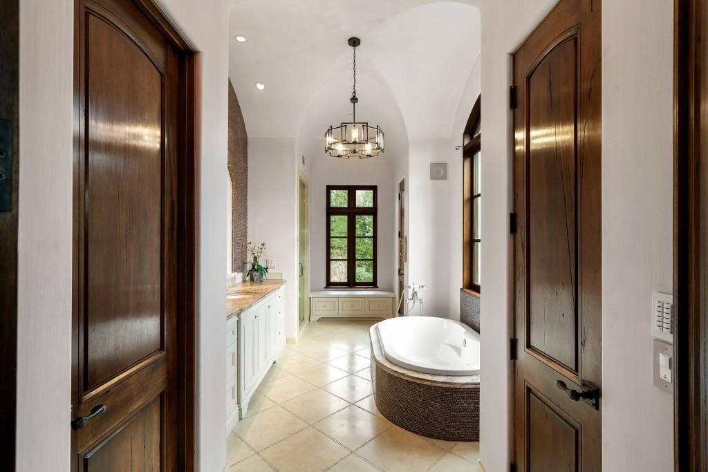 550 Blue Heron Way