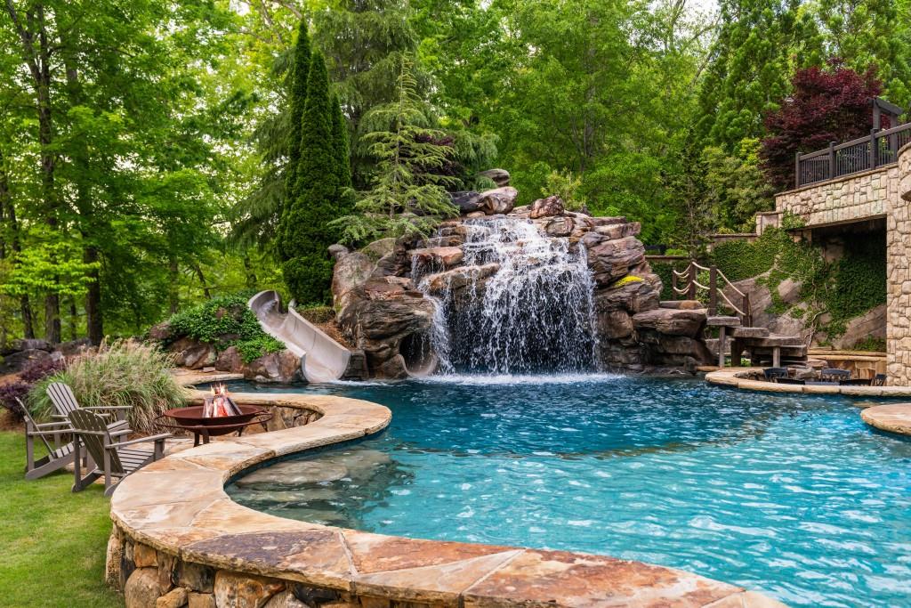 550 Blue Heron Way