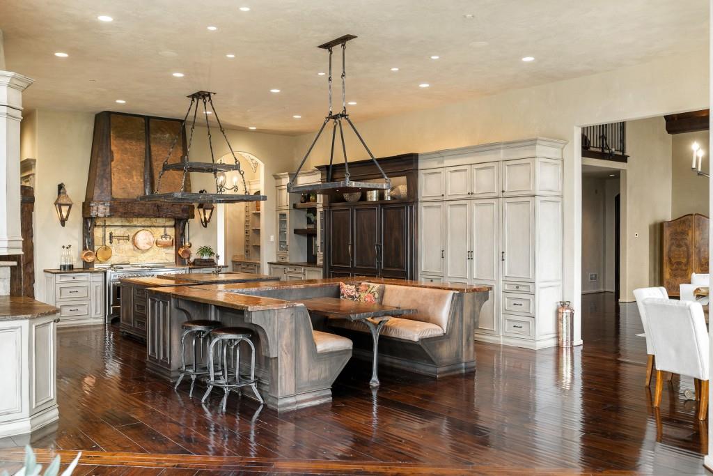 550 Blue Heron Way