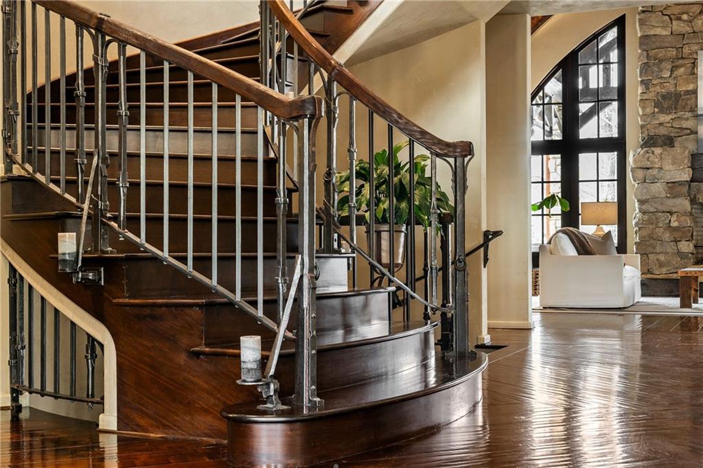 550 Blue Heron Way