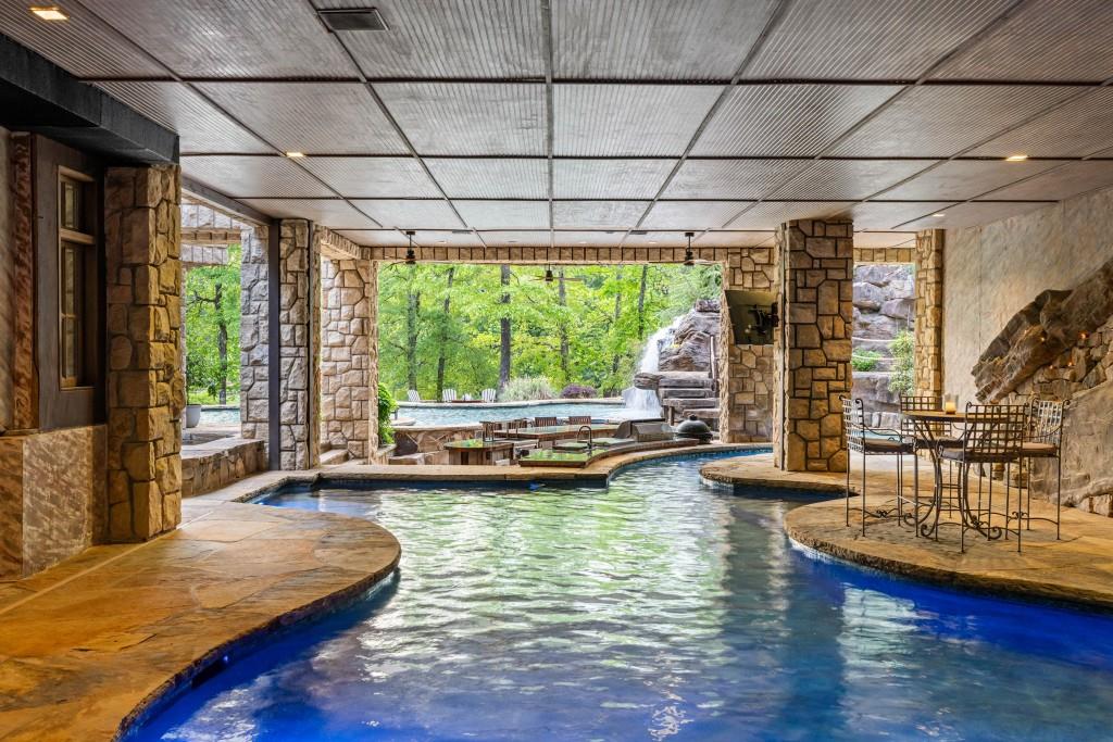 550 Blue Heron Way