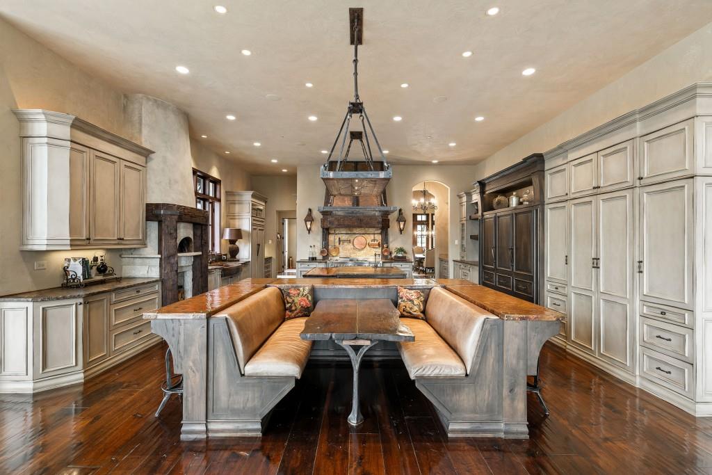 550 Blue Heron Way