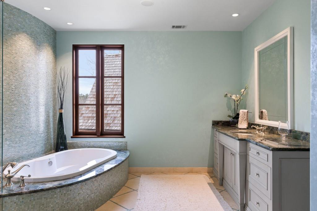 550 Blue Heron Way
