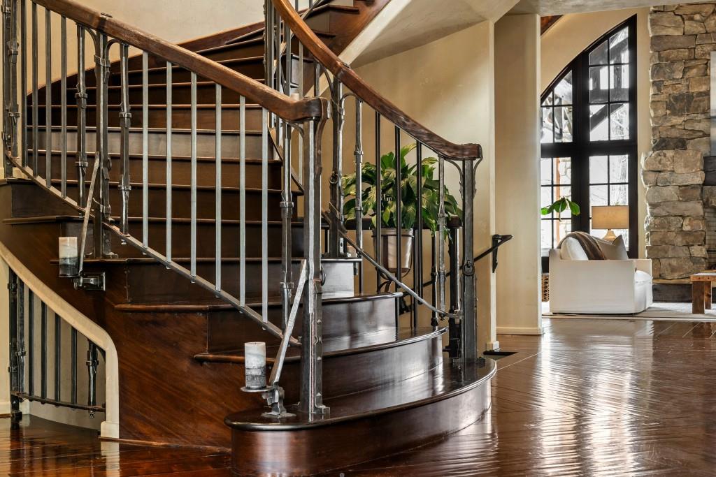 550 Blue Heron Way