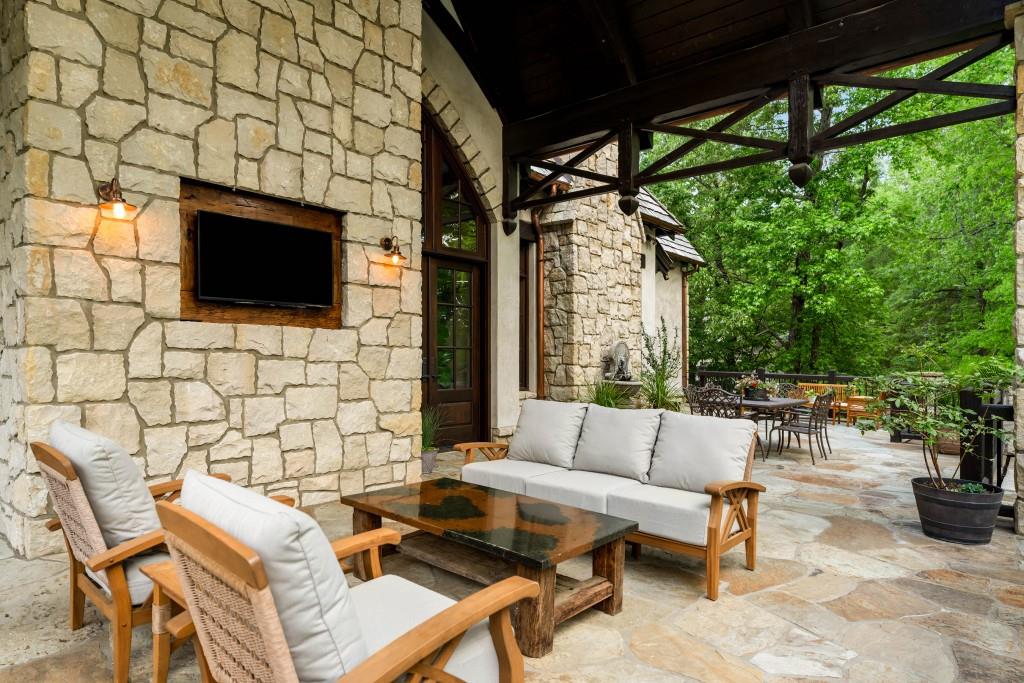 550 Blue Heron Way