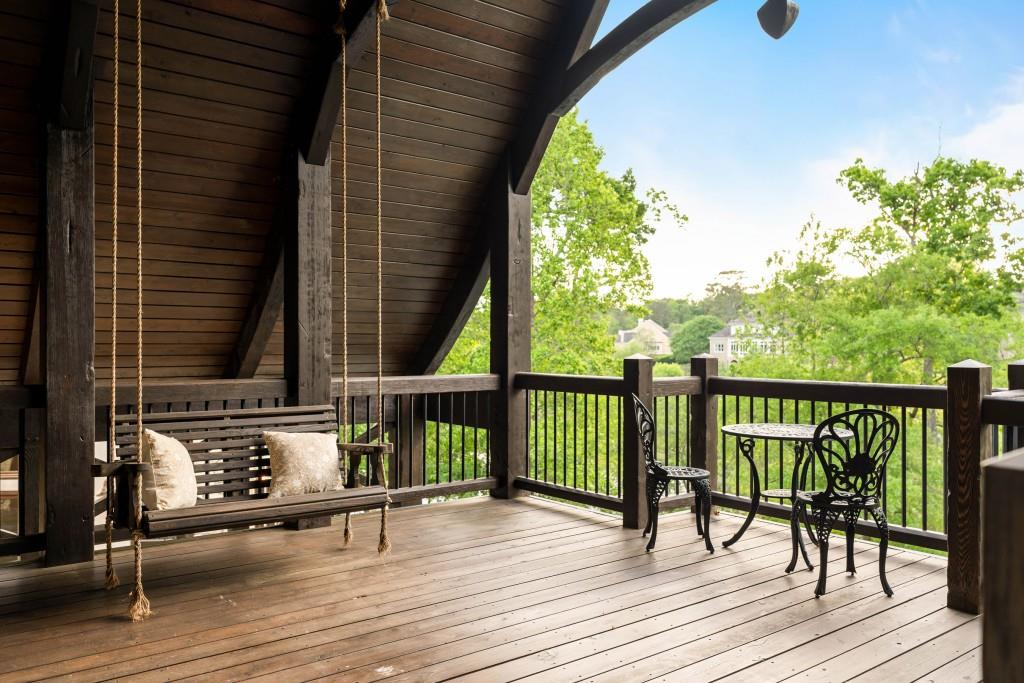 550 Blue Heron Way