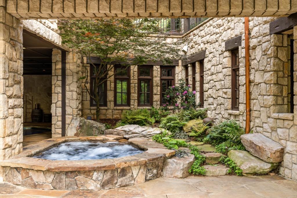 550 Blue Heron Way