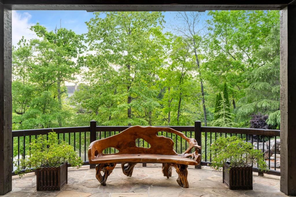 550 Blue Heron Way