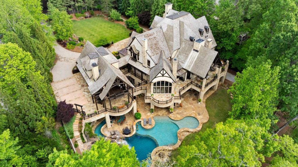 550 Blue Heron Way