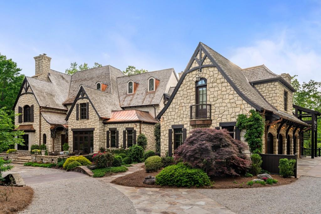 550 Blue Heron Way