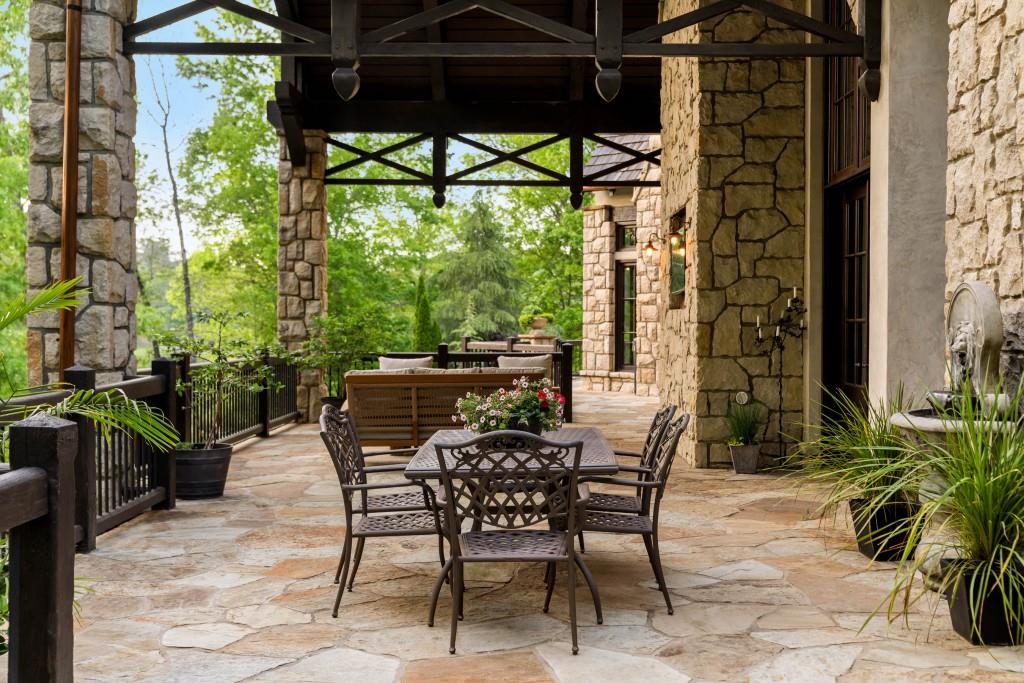 550 Blue Heron Way