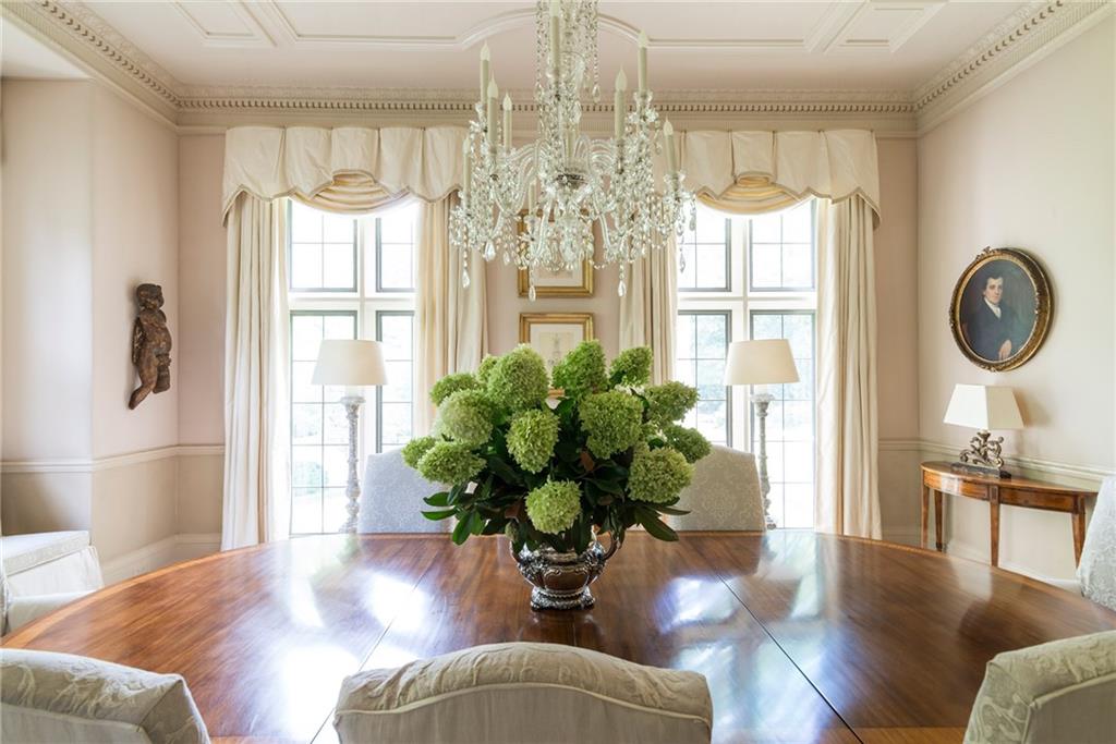 881 W Conway Drive NW