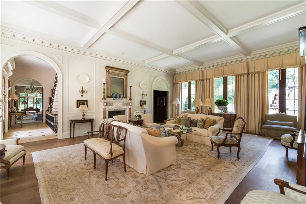 881 W Conway Drive NW