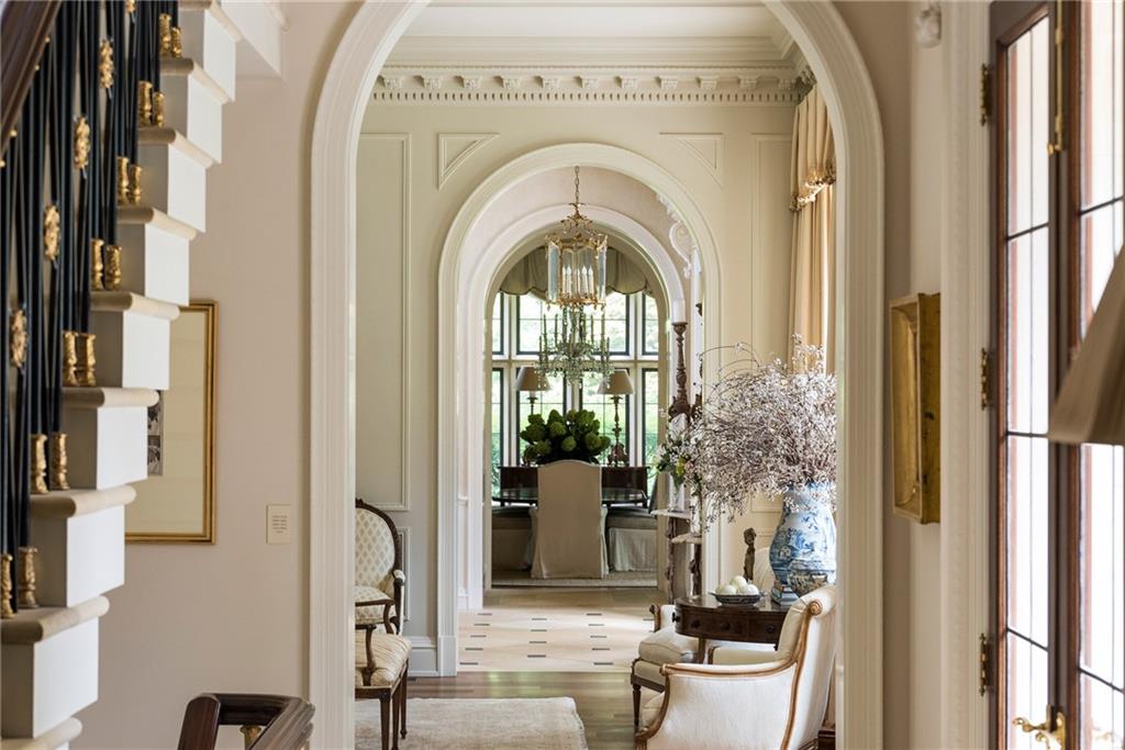 881 W Conway Drive NW