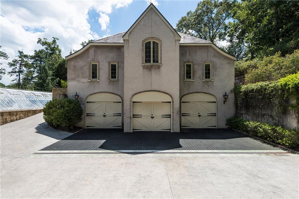 881 W Conway Drive NW