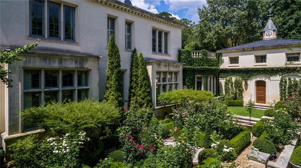 881 W Conway Drive NW