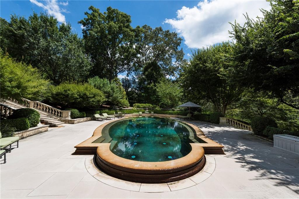 881 W Conway Drive NW