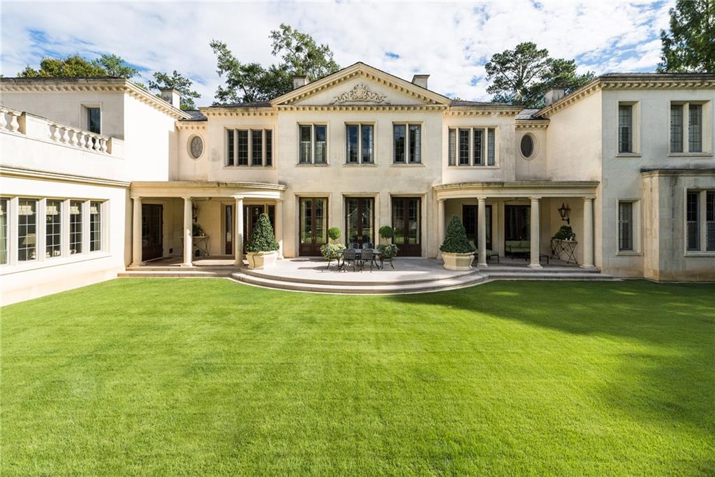 881 W Conway Drive NW