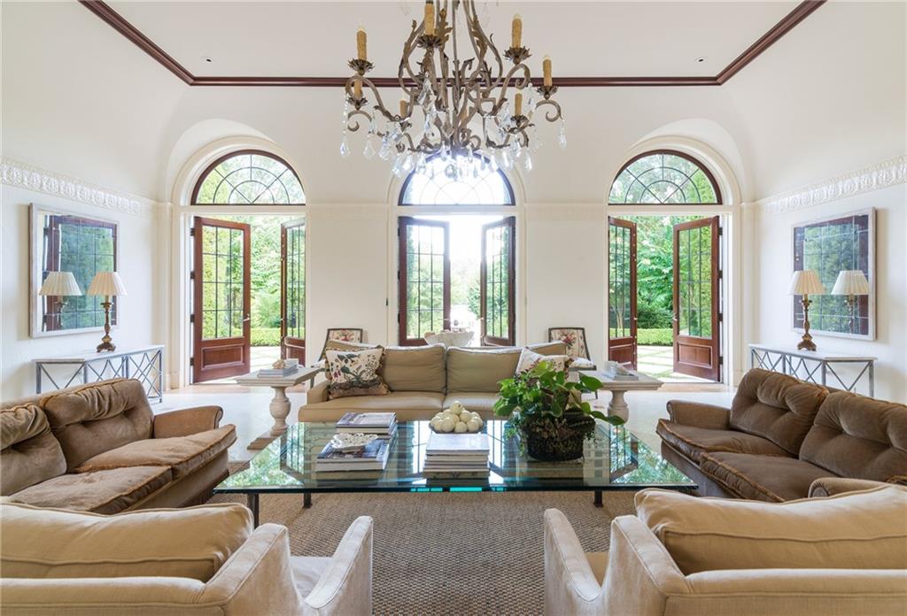 881 W Conway Drive NW