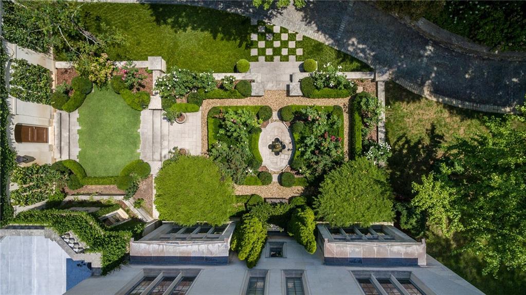 881 W Conway Drive NW