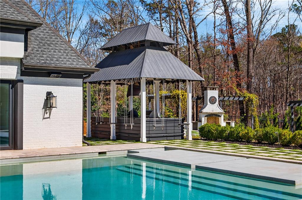 5320 Riverview Road NW