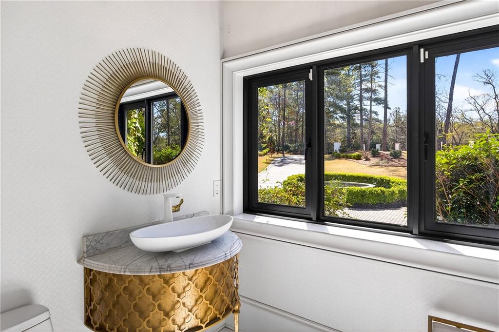 5320 Riverview Road NW