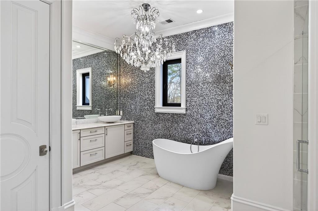 5320 Riverview Road NW