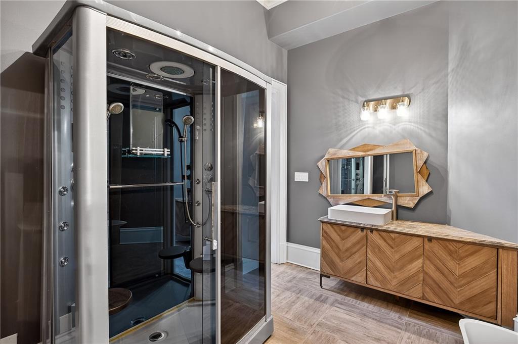 5320 Riverview Road NW