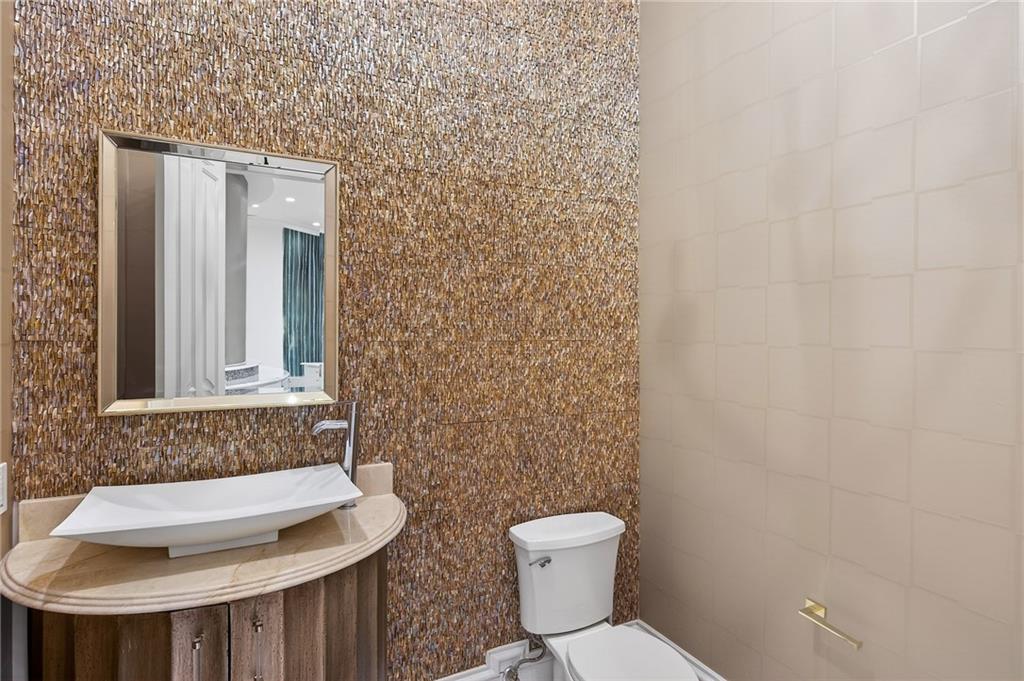 5320 Riverview Road NW