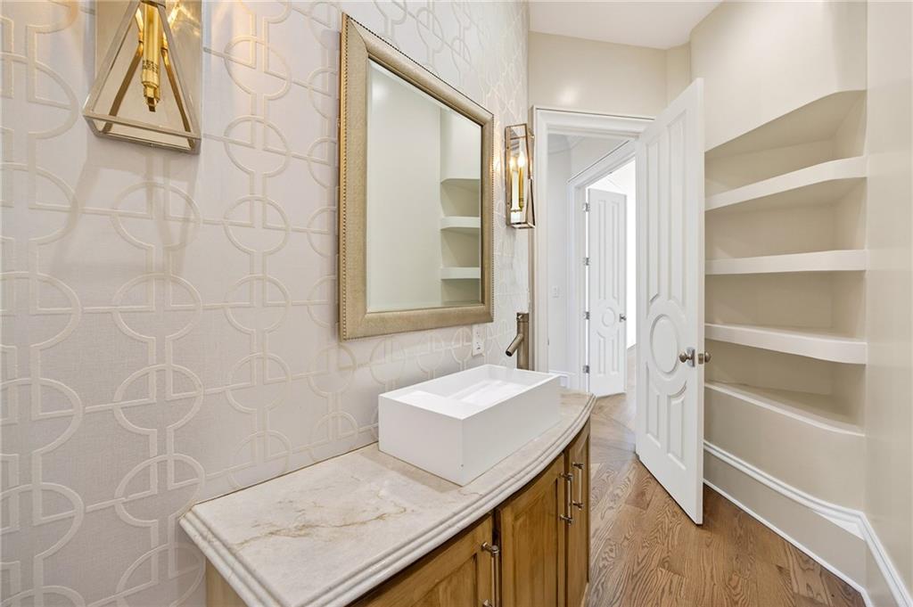 5320 Riverview Road NW