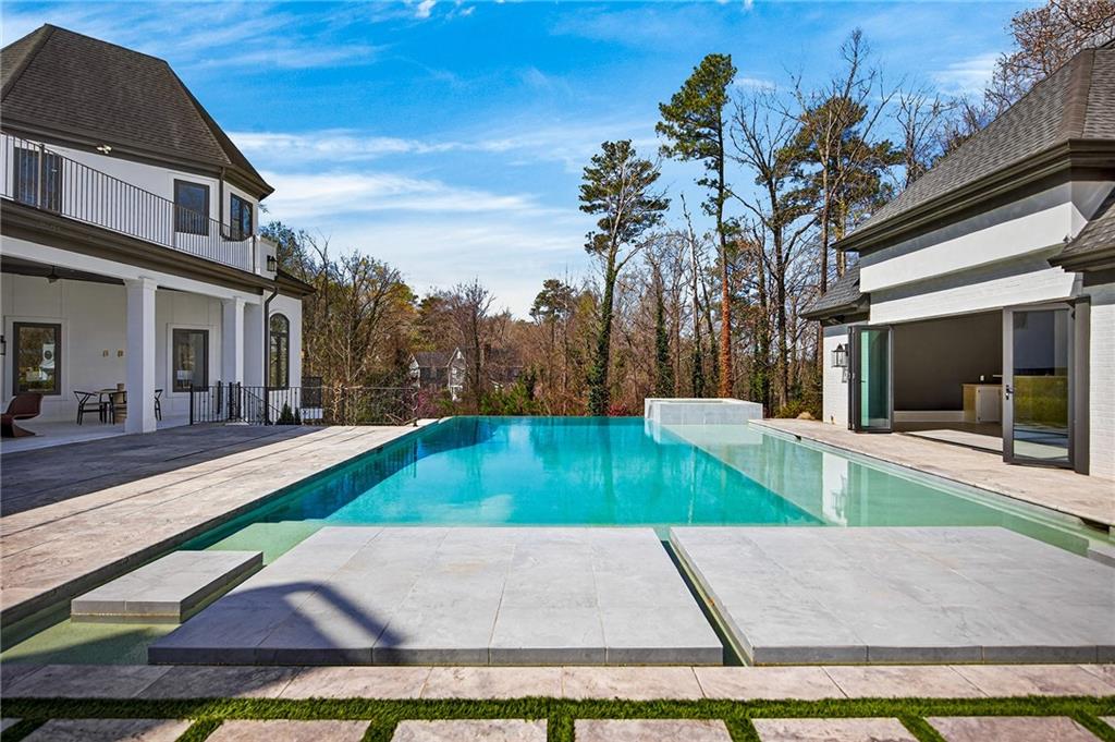 5320 Riverview Road NW