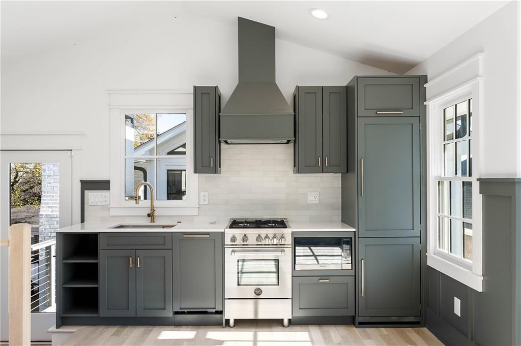 636 Kennesaw Avenue NE