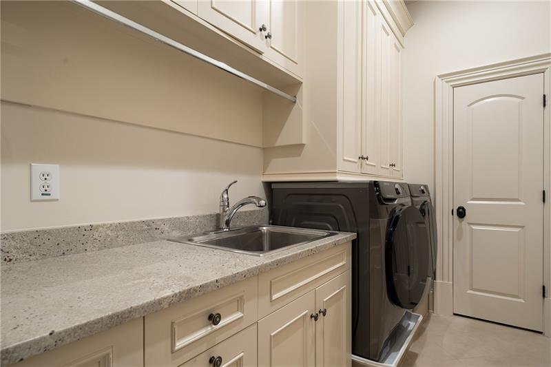 4136 N Stratford Road NE