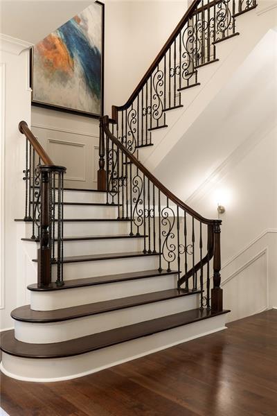 4136 N Stratford Road NE