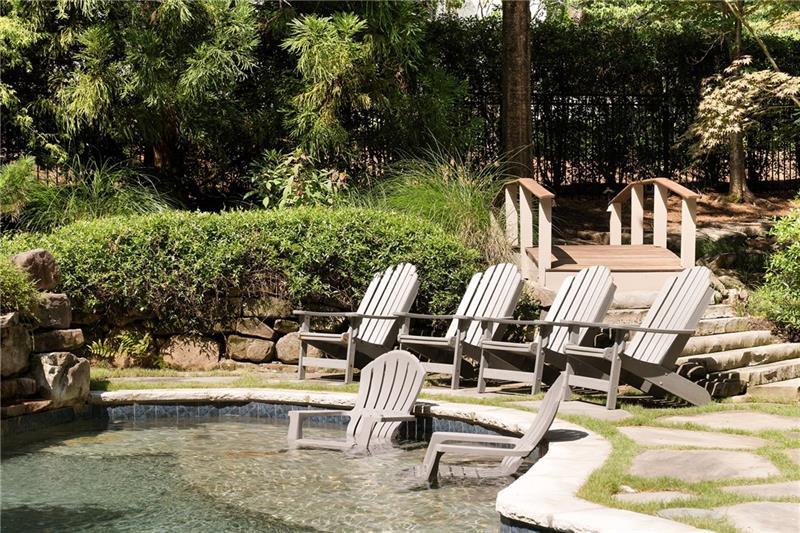 4136 N Stratford Road NE