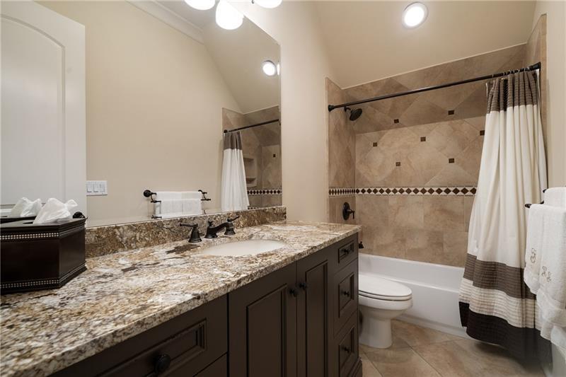 4136 N Stratford Road NE