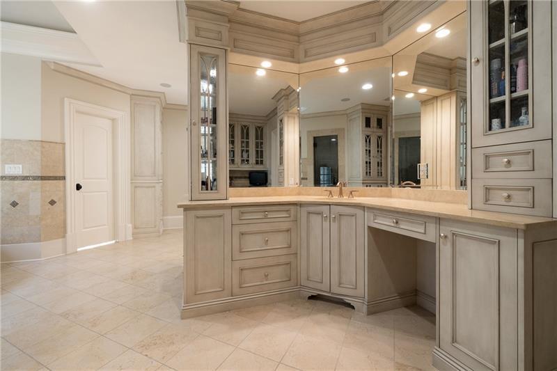 4136 N Stratford Road NE