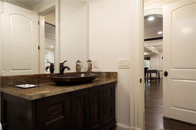 4136 N Stratford Road NE